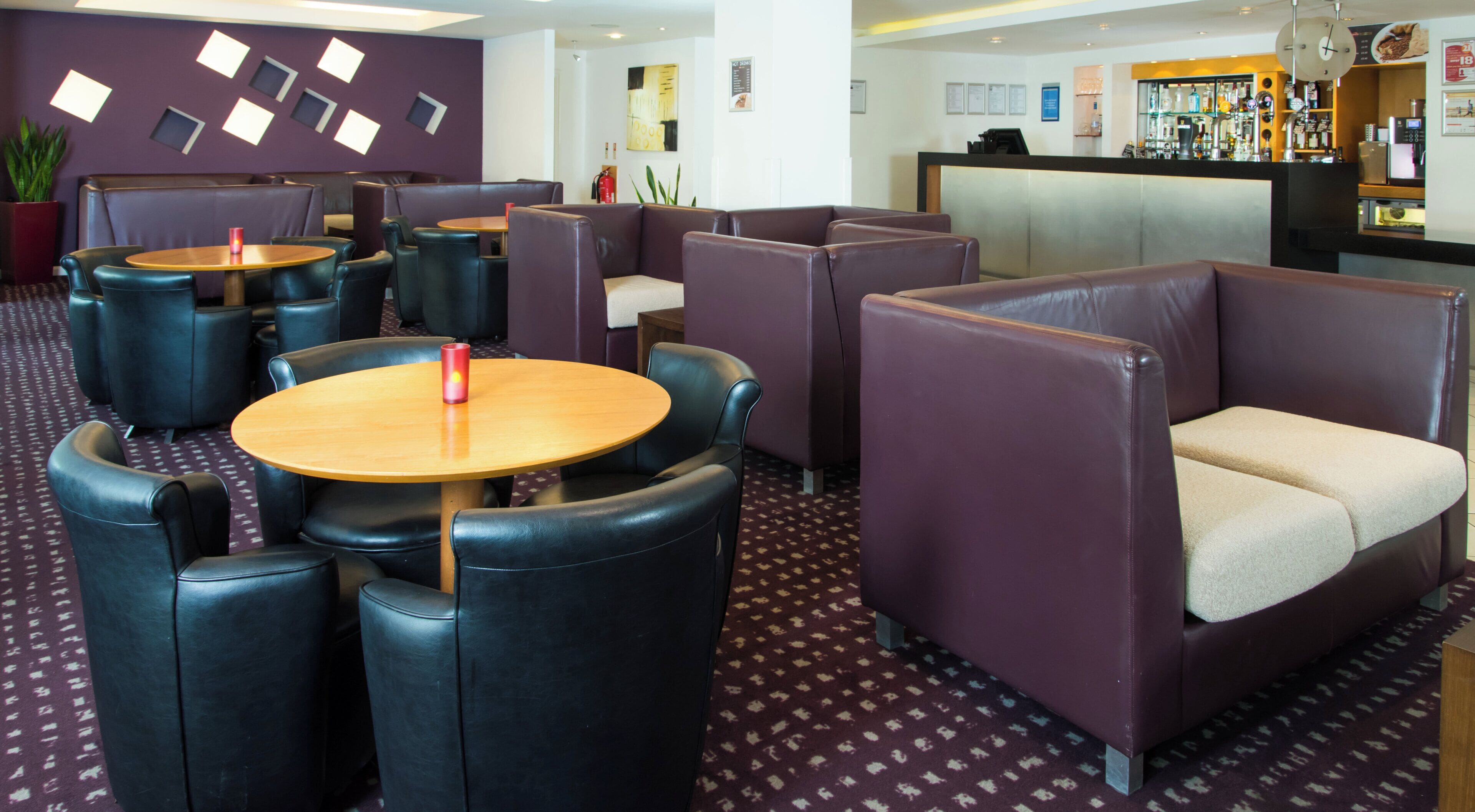 Foto - Holiday Inn Express Hemel Hempstead, An Ihg