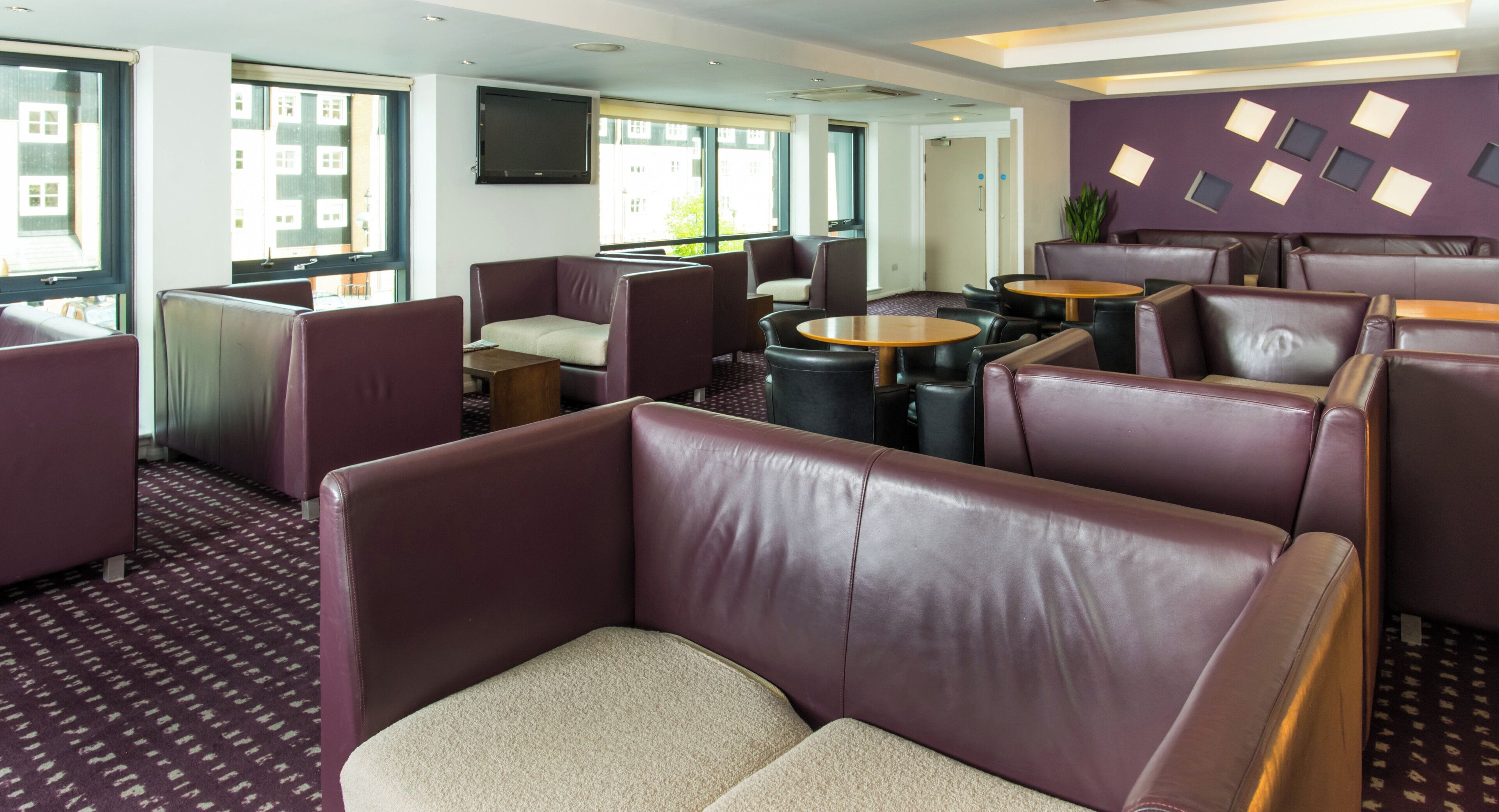 Foto - Holiday Inn Express Hemel Hempstead, An Ihg