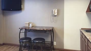 Iron/ironing board, free WiFi, bed sheets