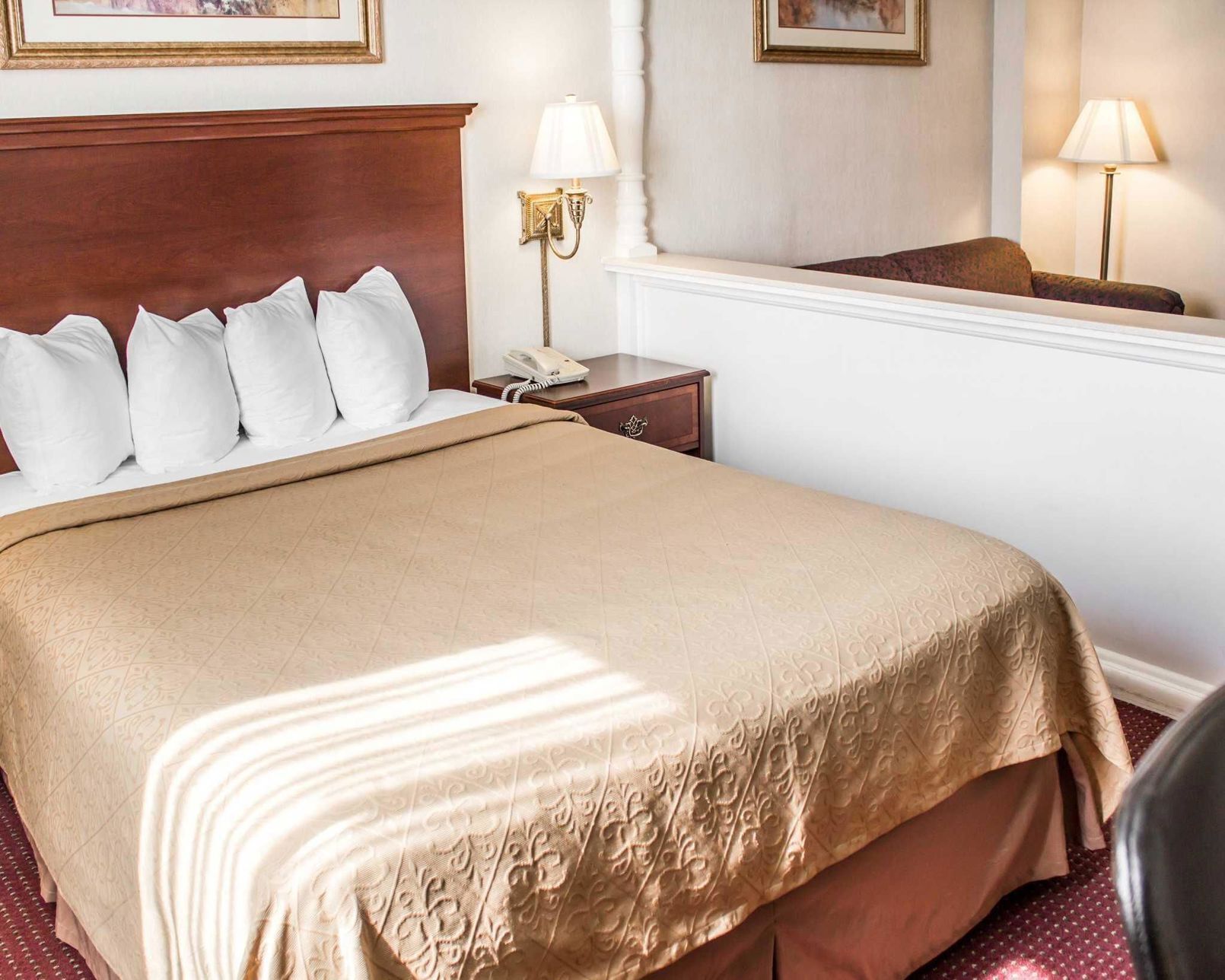 Iron/ironing board, free WiFi, bed sheets