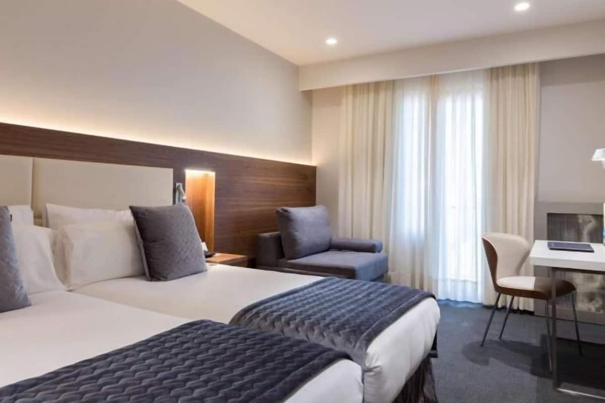 1 Schlafzimmer, Minibar, Zimmersafe, Schreibtisch