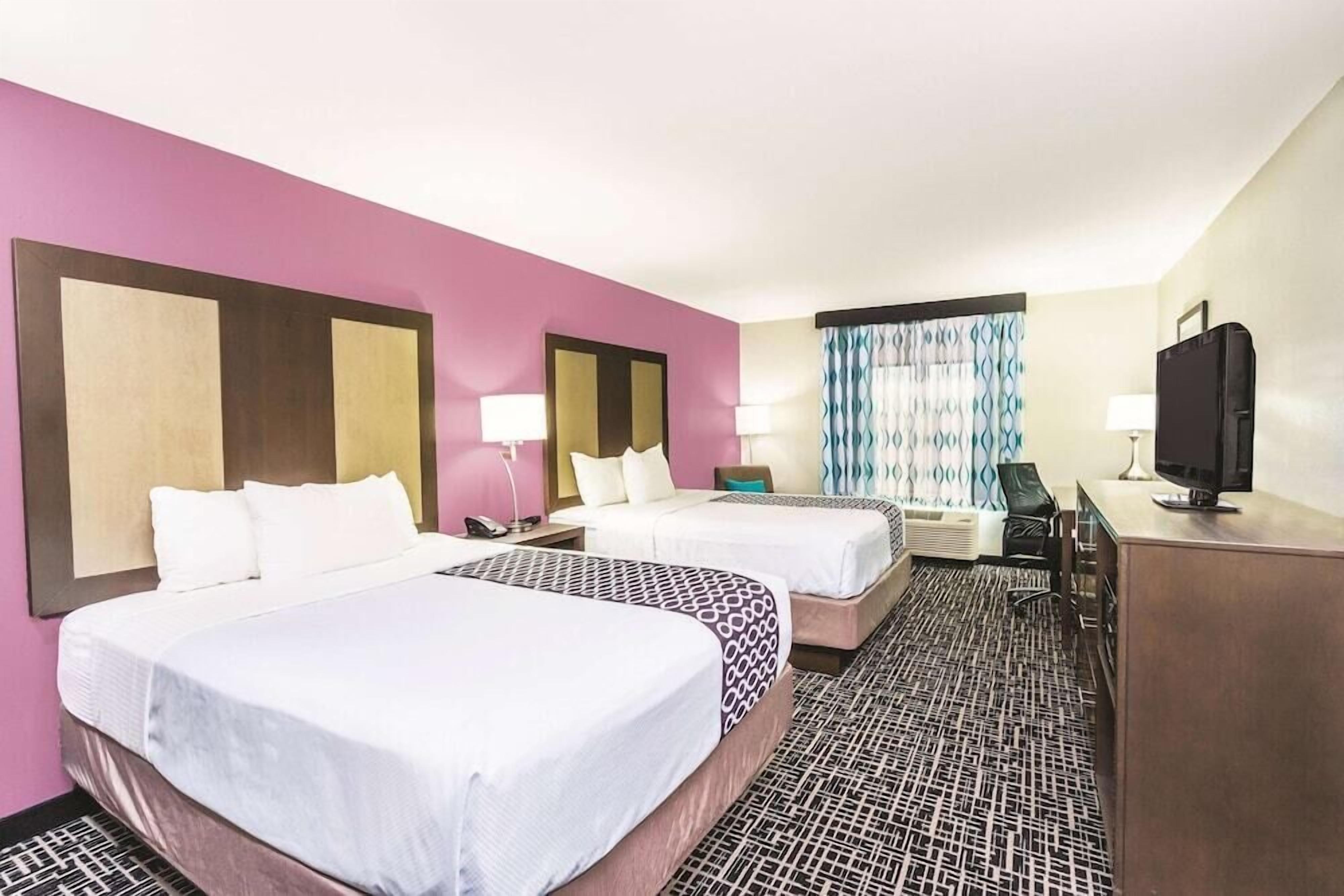 Premium bedding, in-room safe, desk, iron/ironing board