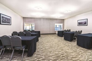 สถานที่จัดงานประชุม