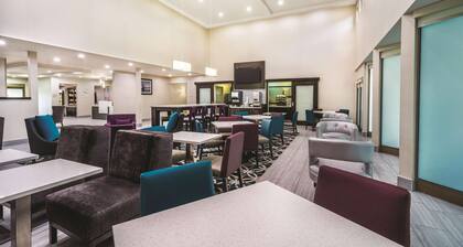 La Quinta Inn & Suites by Wyndham Loudon