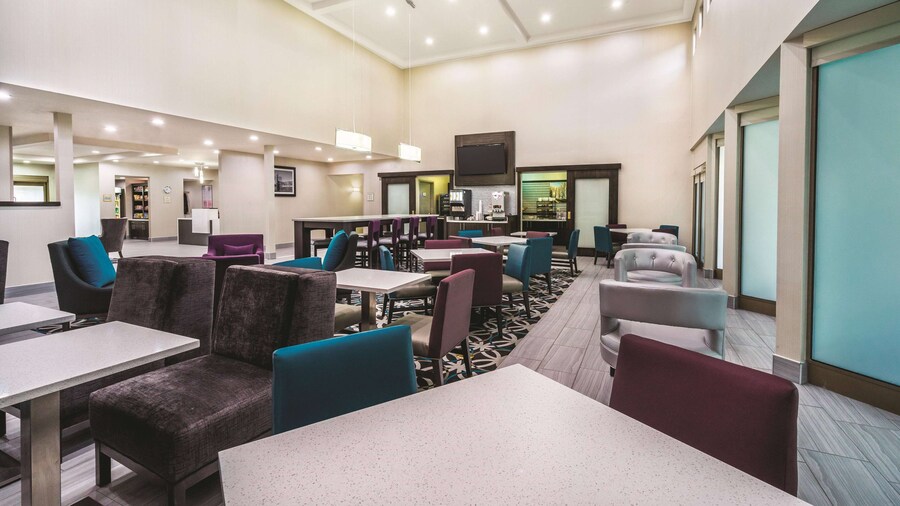 La Quinta Inn & Suites by Wyndham Loudon