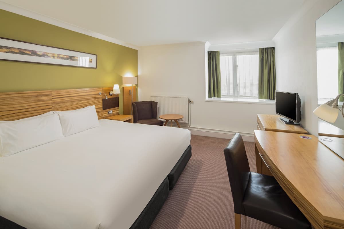 Standard Room, 1 King Bed (Super King) | 1 bedroom, Egyptian cotton sheets, premium bedding, minibar