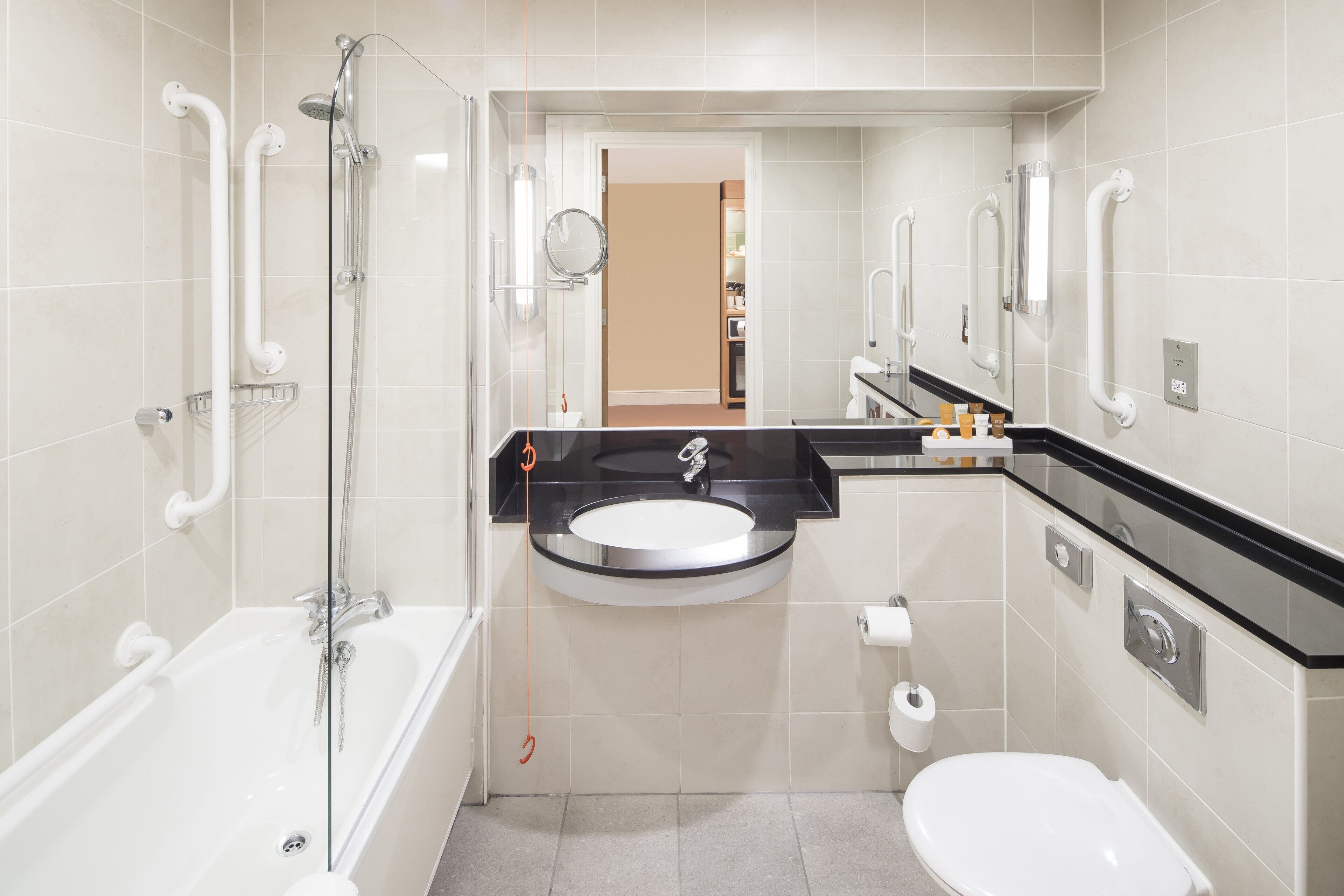 premium room, multiple beds | 1 bedroom, egyptian cotton sheets, premium bedding, minibar