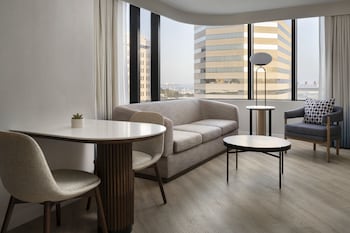 Junior Suite, 1 King Bed, Harbor View | 1 bedroom, premium bedding, down comforters, pillowtop beds at Marriott Long Beach Downtown
