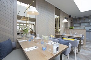 Breakfast, lunch and dinner served - Royal Wells Hotel (Royal Tunbridge Wells)