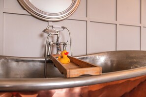 Junior Double Room, 1 Double Bed | Bathroom | Combined shower/bathtub, eco-friendly toiletries, hair dryer, towels