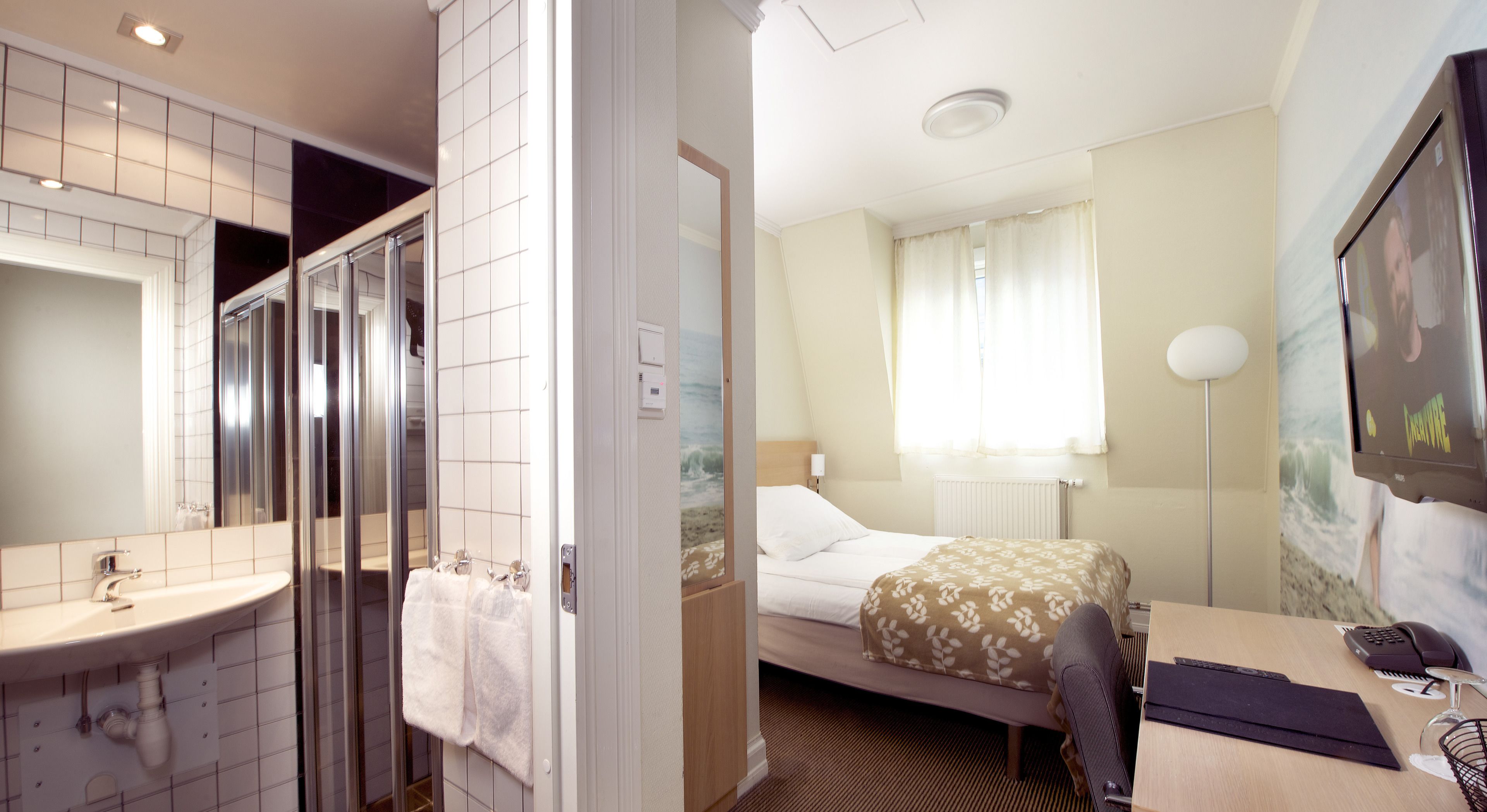 basic room, 1 single bed (includes a light evening meal) | desk, cots/infant beds, rollaway beds, wifi