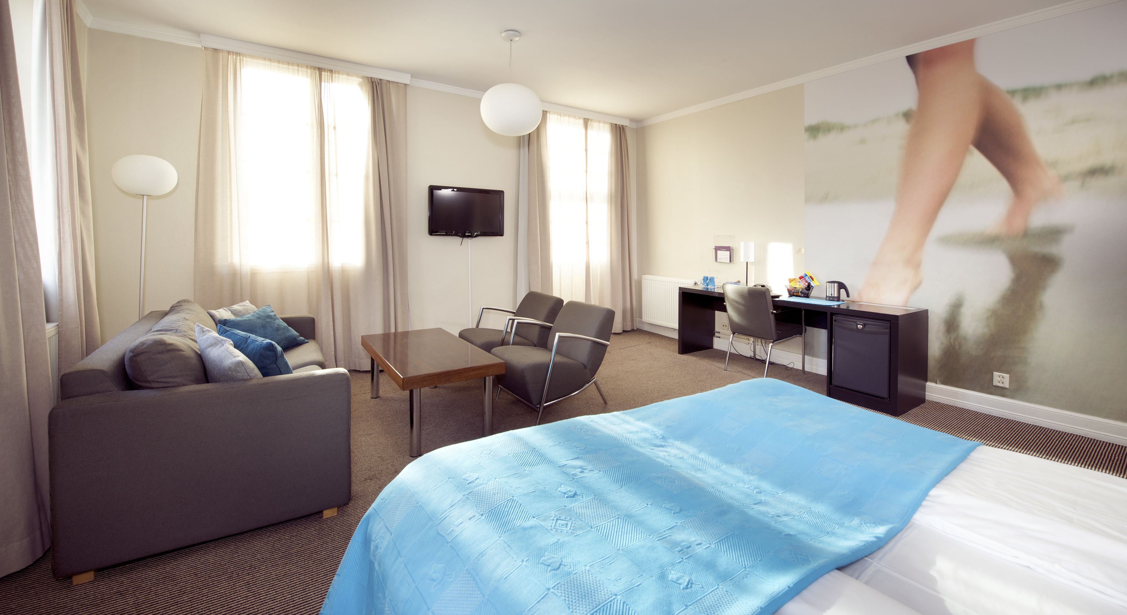 deluxe room, multiple beds | desk, cots/infant beds, rollaway beds, wifi