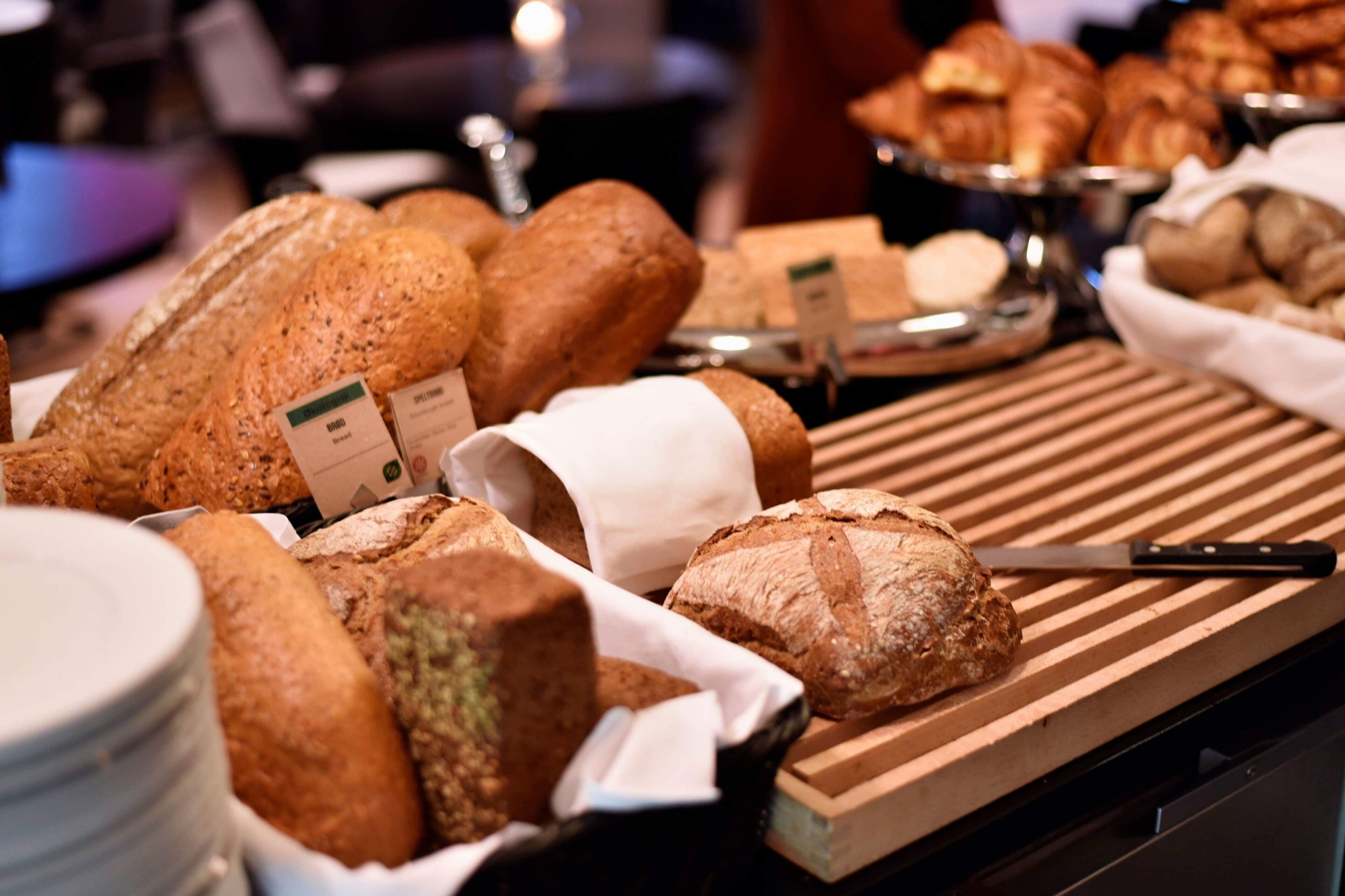 free buffet breakfast