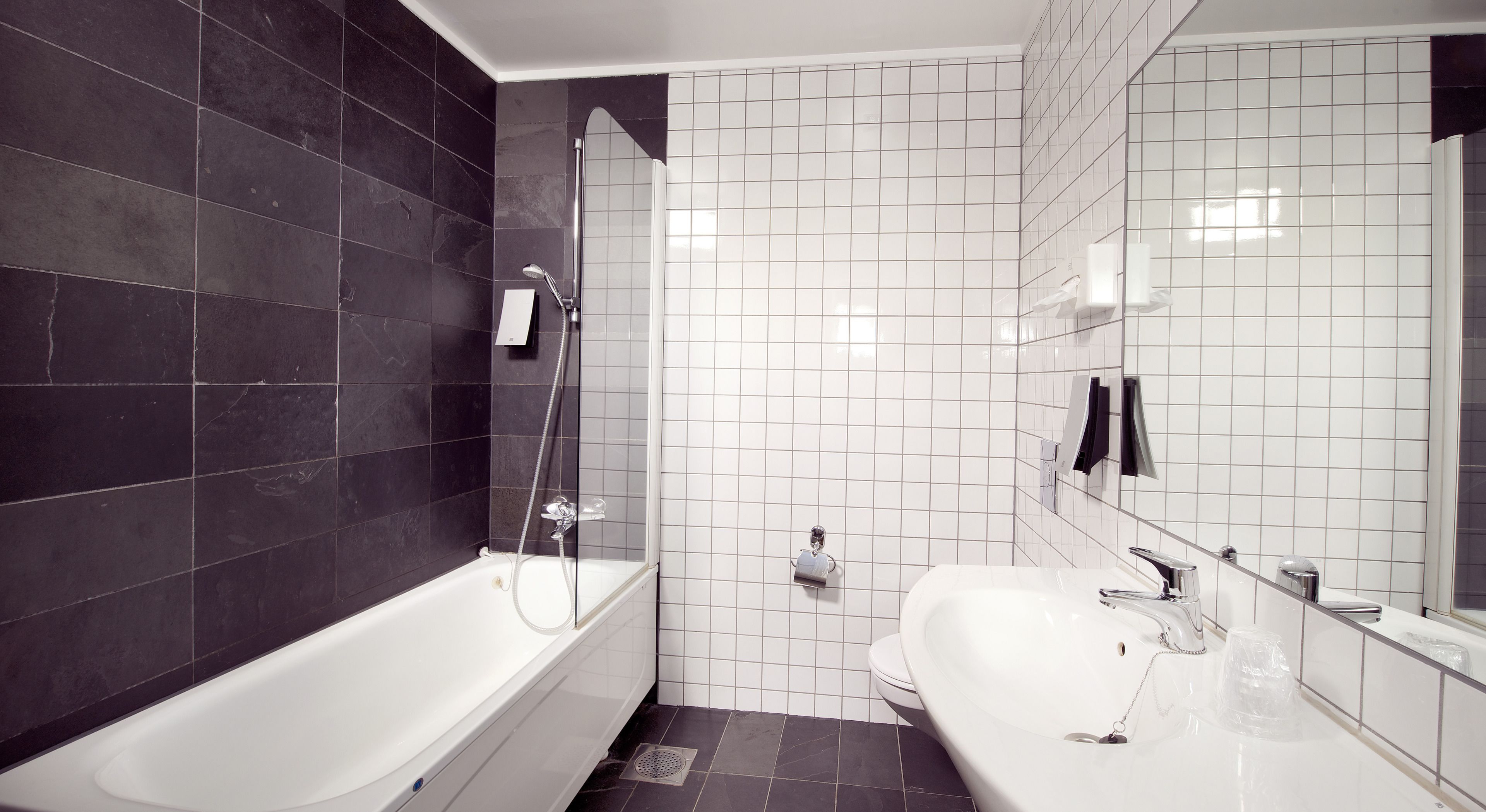 standard room, 1 double bed | bathroom | eco-friendly toiletries, hair dryer, towels