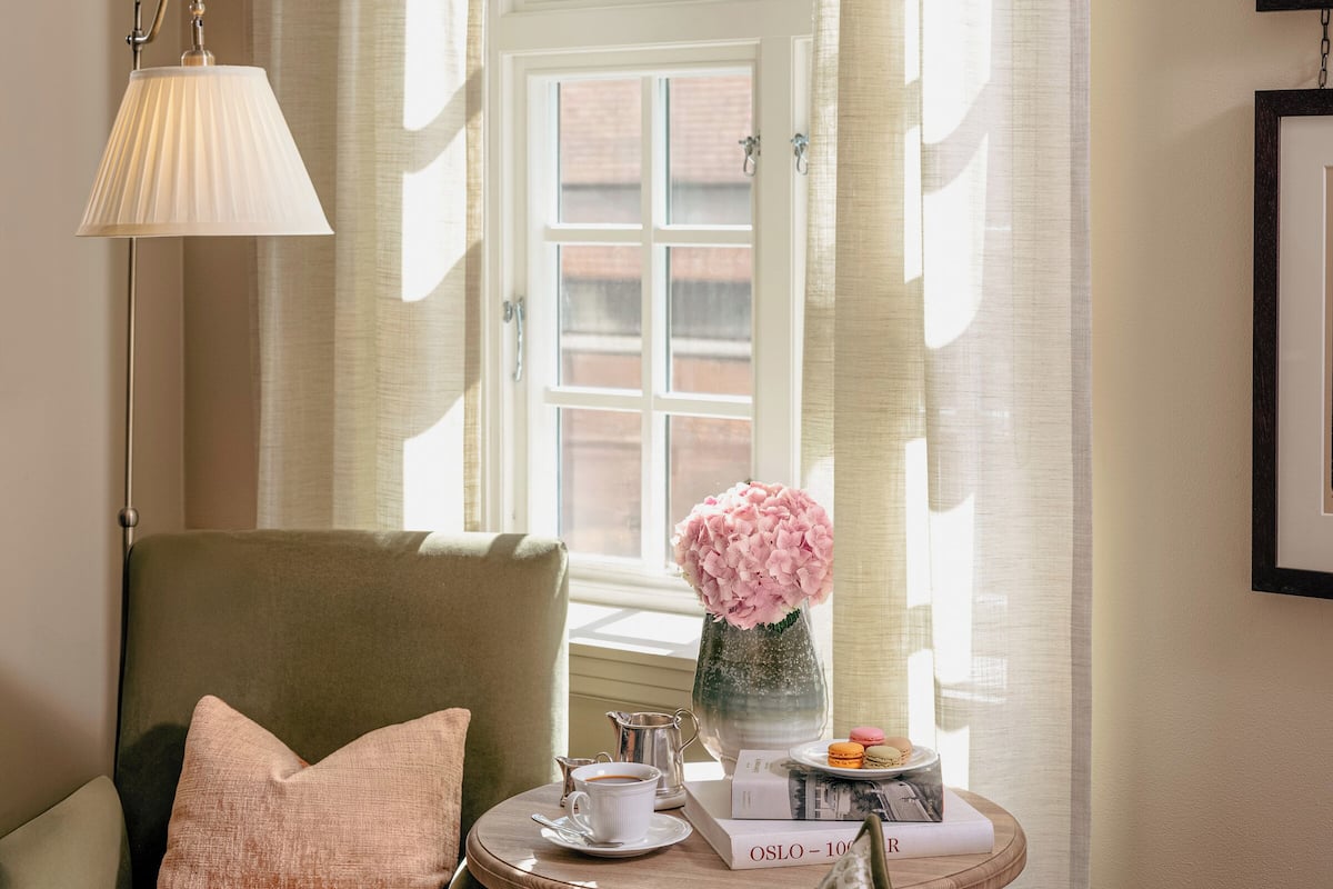 Premium bedding, minibar, in-room safe, iron/ironing board