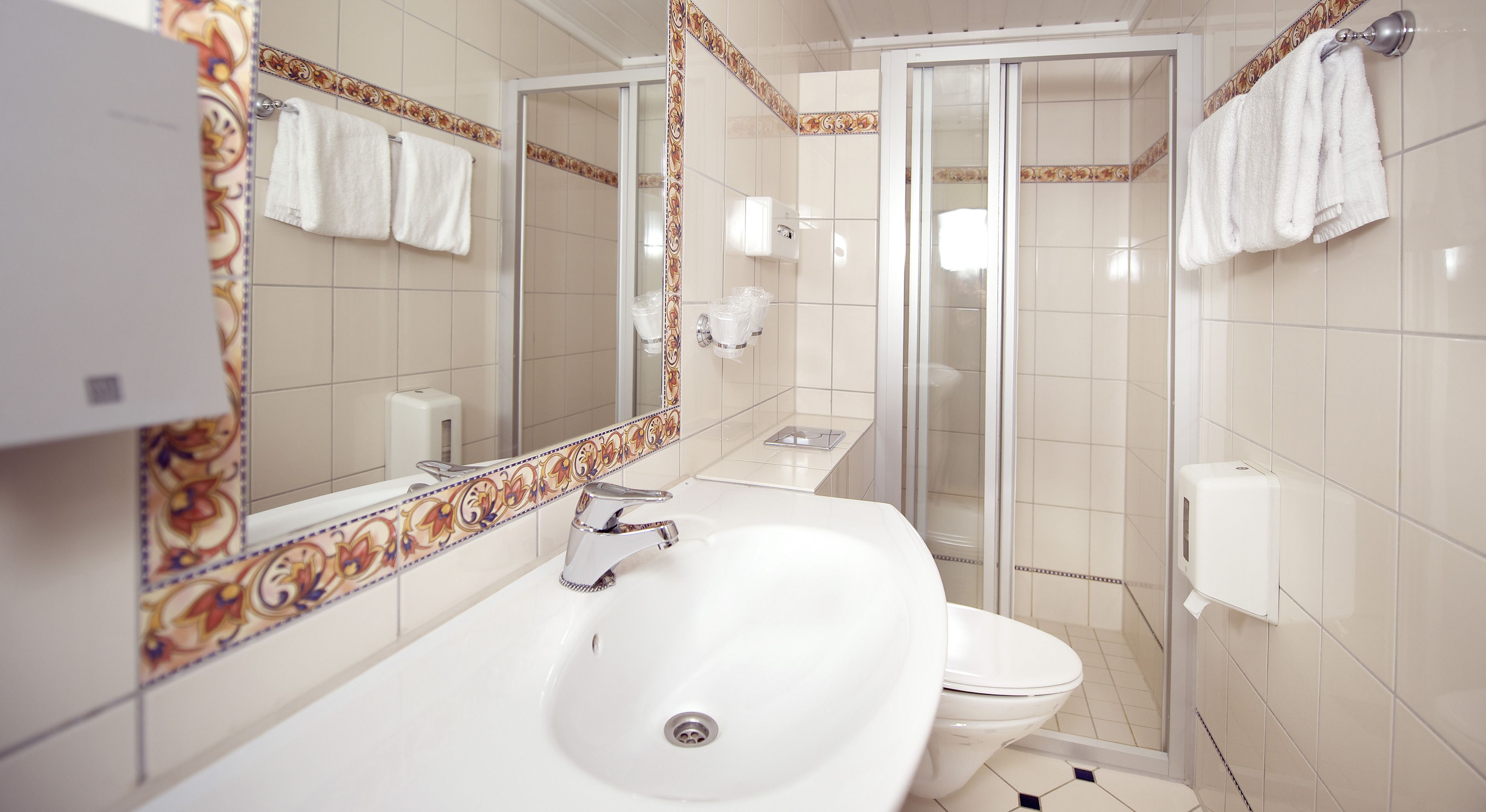 standard room, 2 single beds | bathroom | eco-friendly toiletries, hair dryer, towels