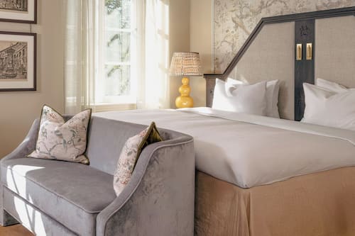 Premium bedding, minibar, in-room safe, iron/ironing board