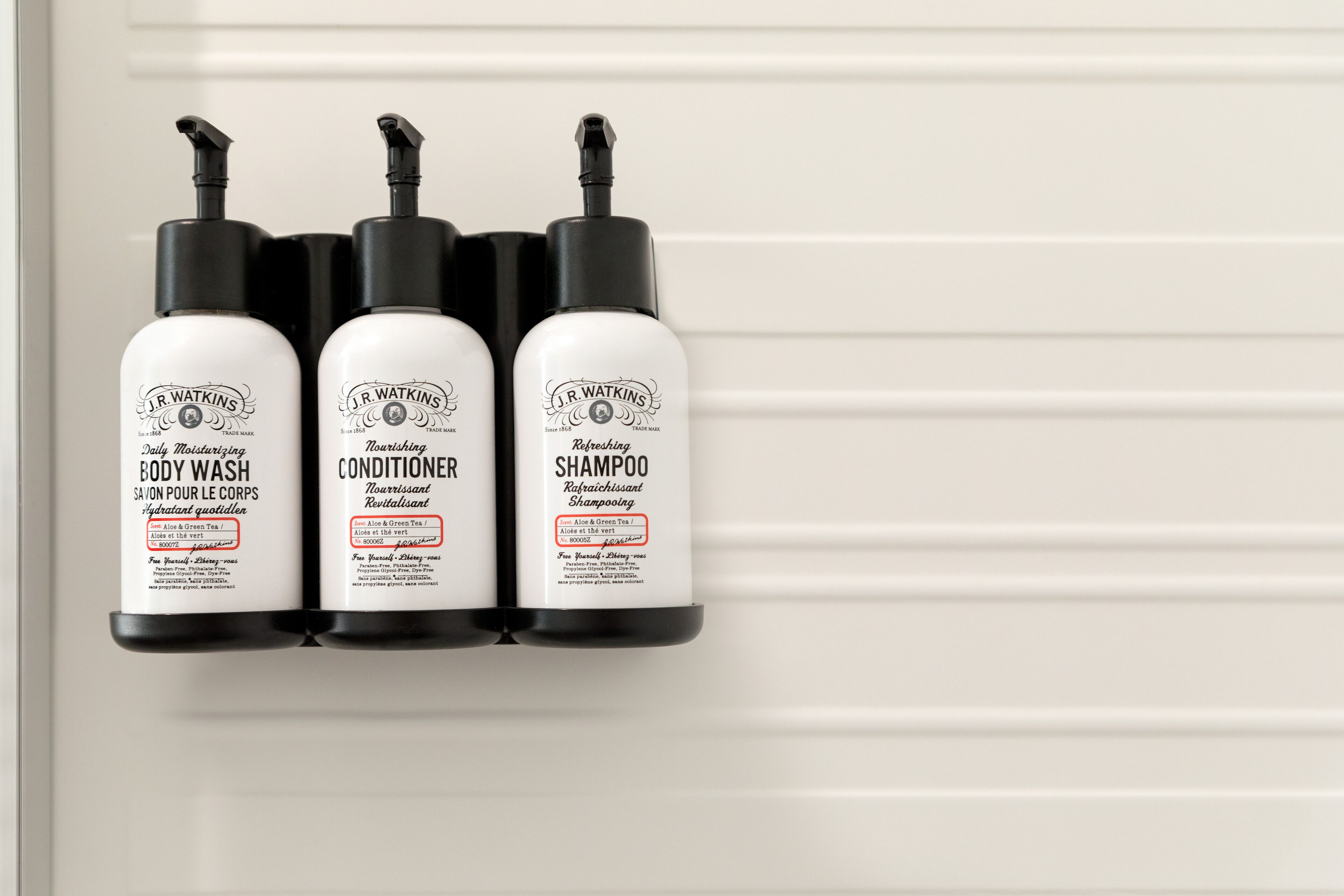 1 bedroom, premium bedding, desk, laptop workspace