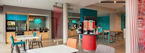 Free daily buffet breakfast  - avid Hotel Ocala Downtown by IHG (Ocala)