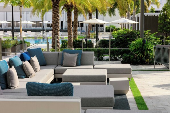 Outdoor pool, free pool cabanas