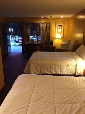 Room - Regency Inn And Suites (Eau Claire)