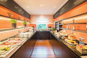 Daily buffet breakfast (EUR 17 per person)
