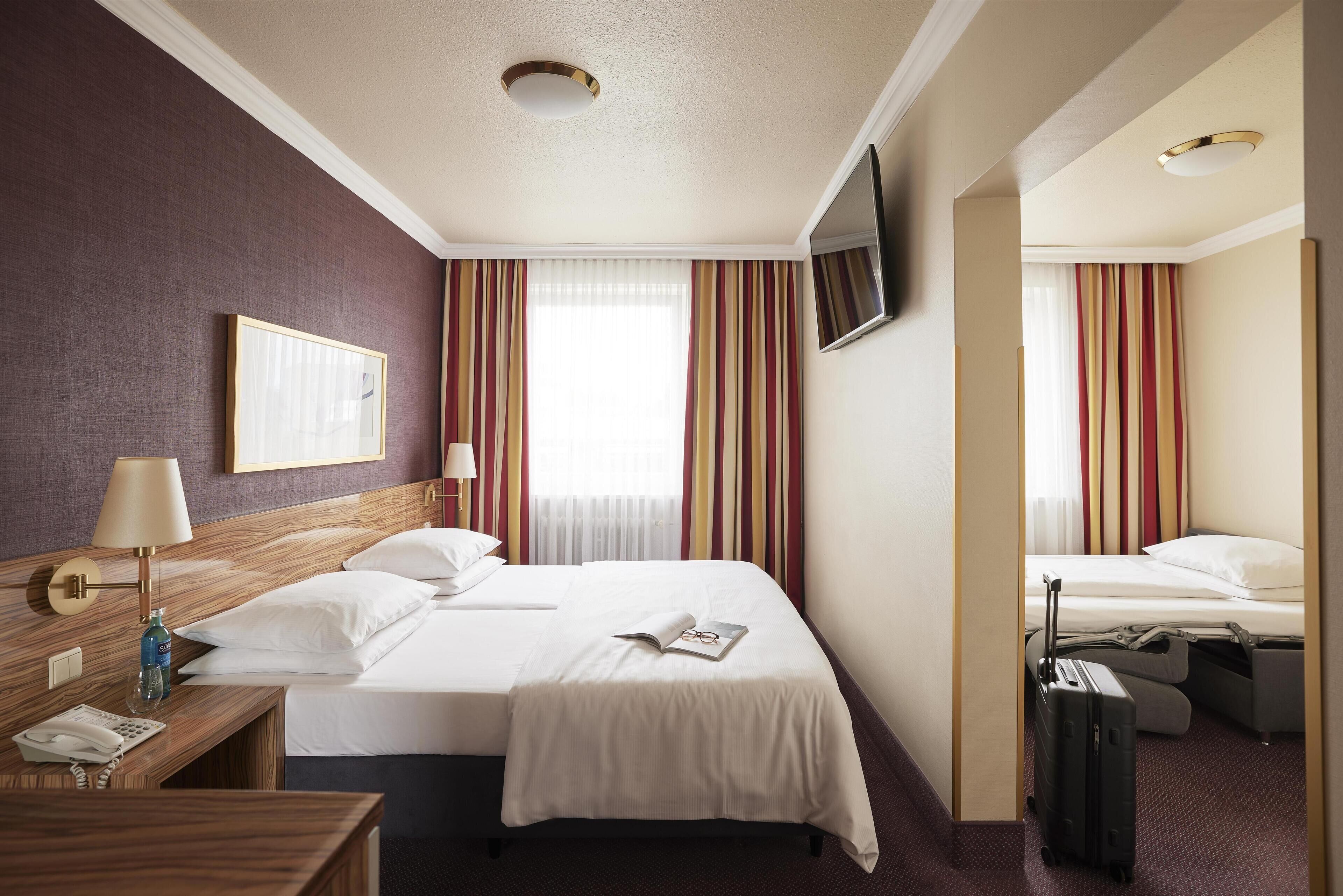 ファミリー ルーム ダブルベッド 1 台 冷蔵庫 (with Sofabed) | 低刺激性寝具、ミニバー、セーフティボックス (室内)、デスク