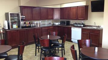 Free daily continental breakfast