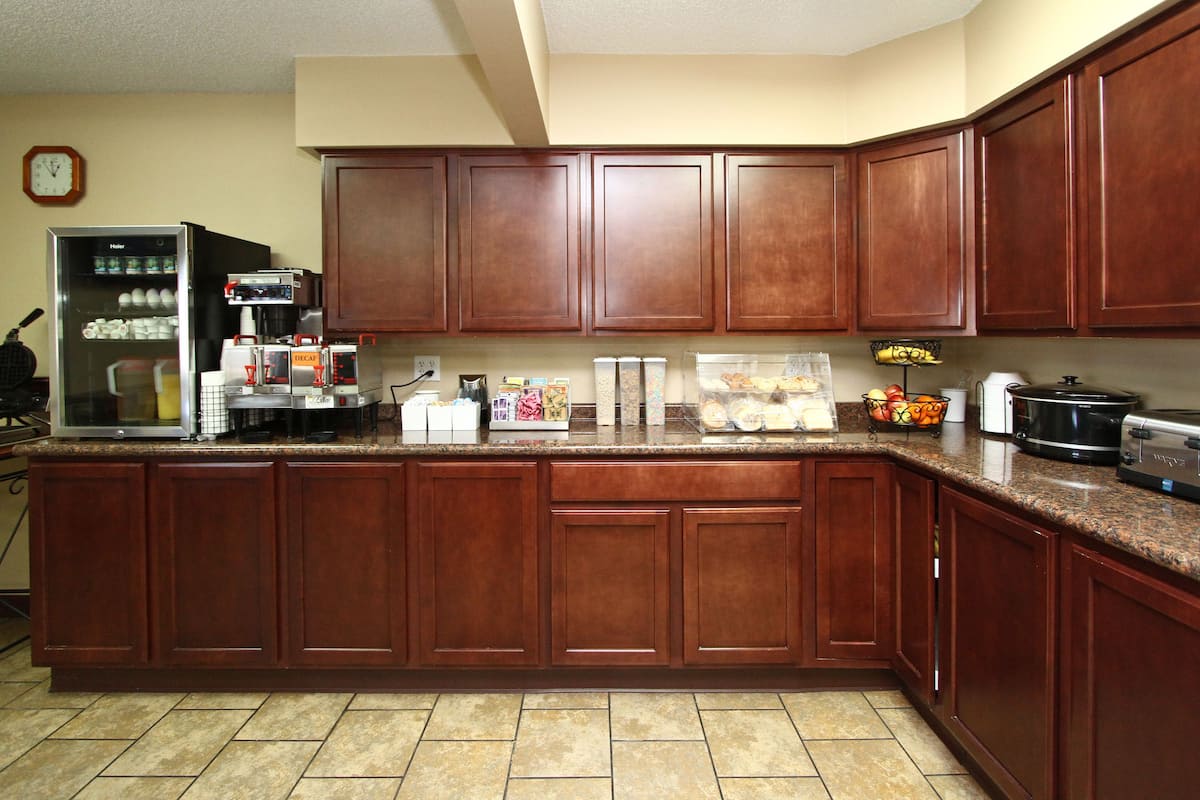 free daily continental breakfast