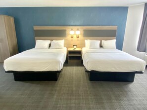 Premium bedding, desk, iron/ironing board, free WiFi