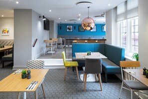 Breakfast, lunch and dinner served - Holiday Inn London-Bexley by IHG (Bexley)