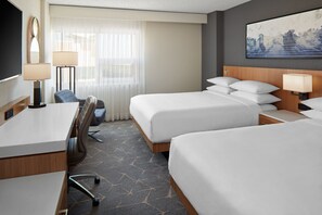 Premium bedding, desk, laptop workspace, blackout curtains - Delta Hotels by Marriott Calgary Airport In-Terminal (Calgary)