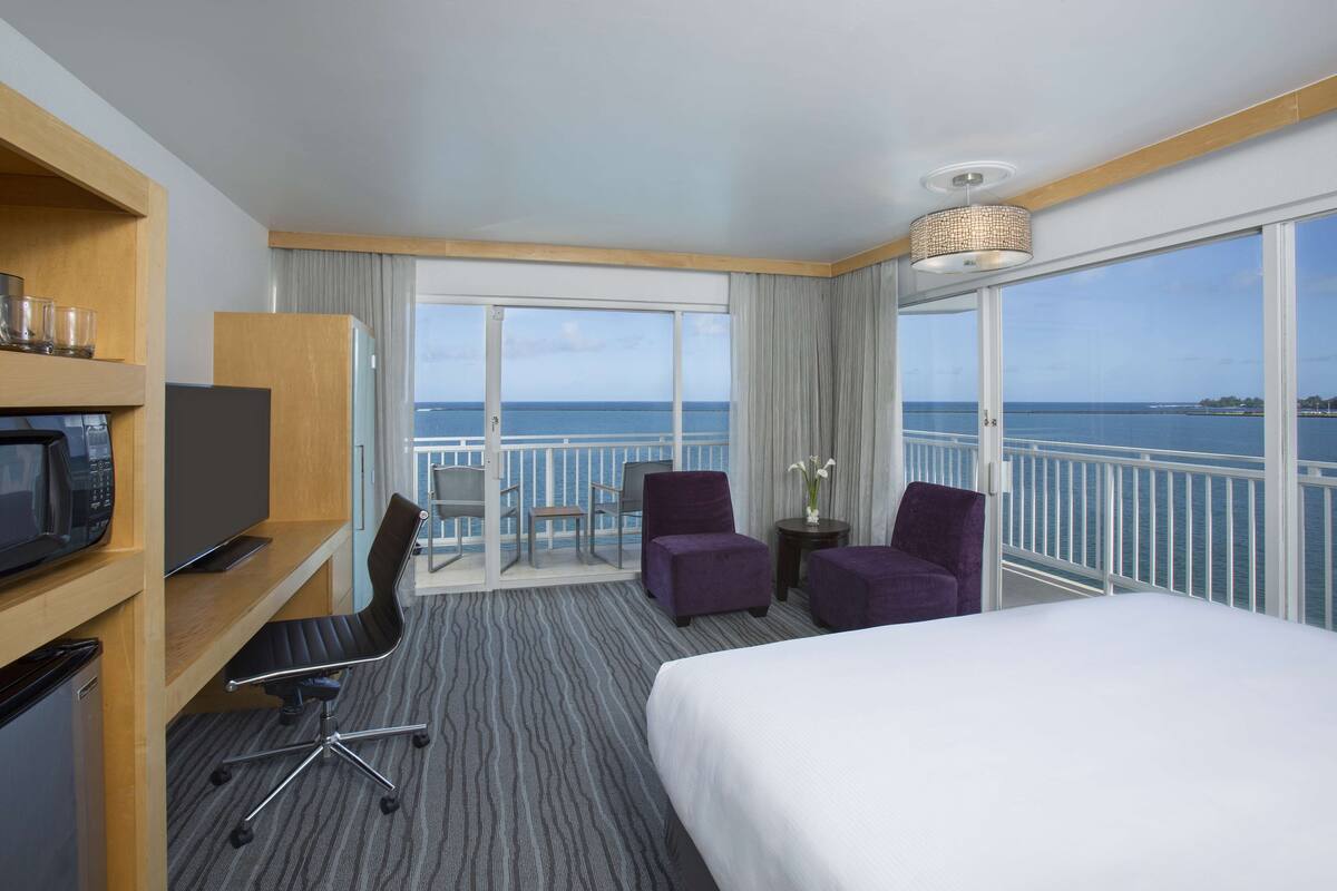 room, 1 king bed, lanai, oceanfront (corner) | in-room safe, desk, free cots/infant beds, free wifi