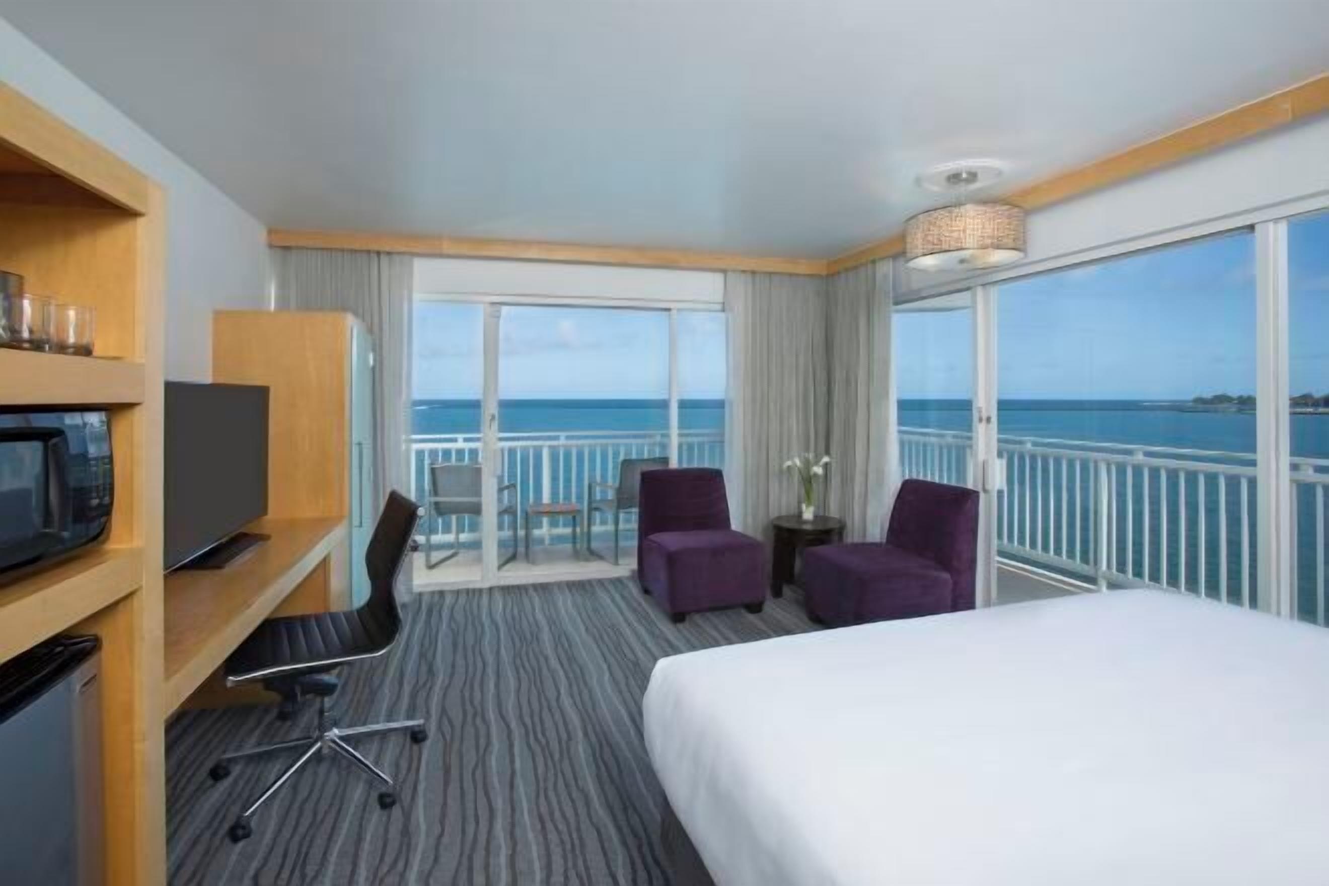 Χρηματοκιβώτιο στο δωμάτιο, γραφείο, δωρεάν κούνιες/κρεβατάκια μωρού 