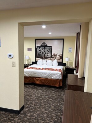 Family Suite, 1 King Bed, 1 Bunk Bed, Non Smoking