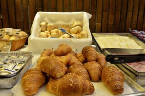 Tägliches inbegriffenes Frühstücksbuffet