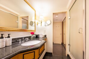 Senior Suite, 1 Twin Bed | Bathroom | Shower, eco-friendly toiletries, hair dryer, bathrobes