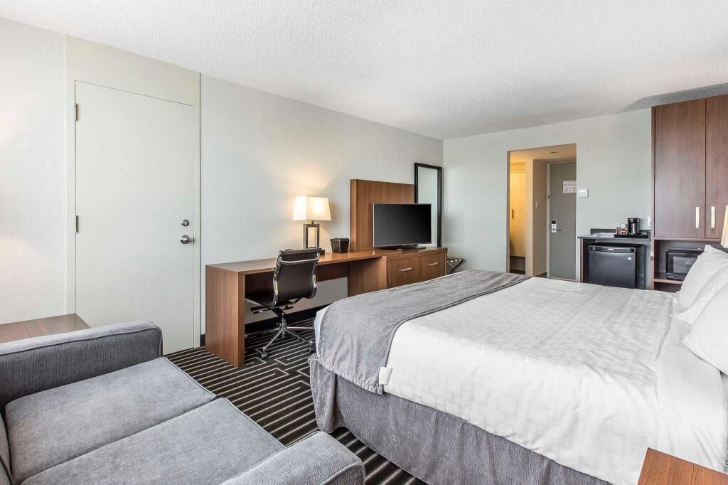 Desk, blackout curtains, iron/ironing board, free WiFi