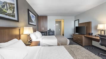 Kamer, 2 queensize bedden, niet-roken | Een bureau, verduisterende gordijnen, een strijkplank/strijkijzer