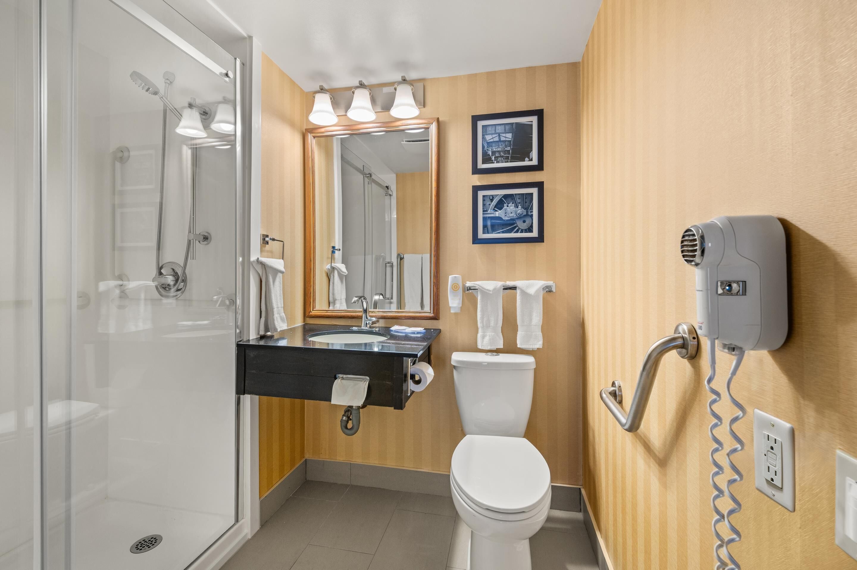 Photo - Comfort Inn
