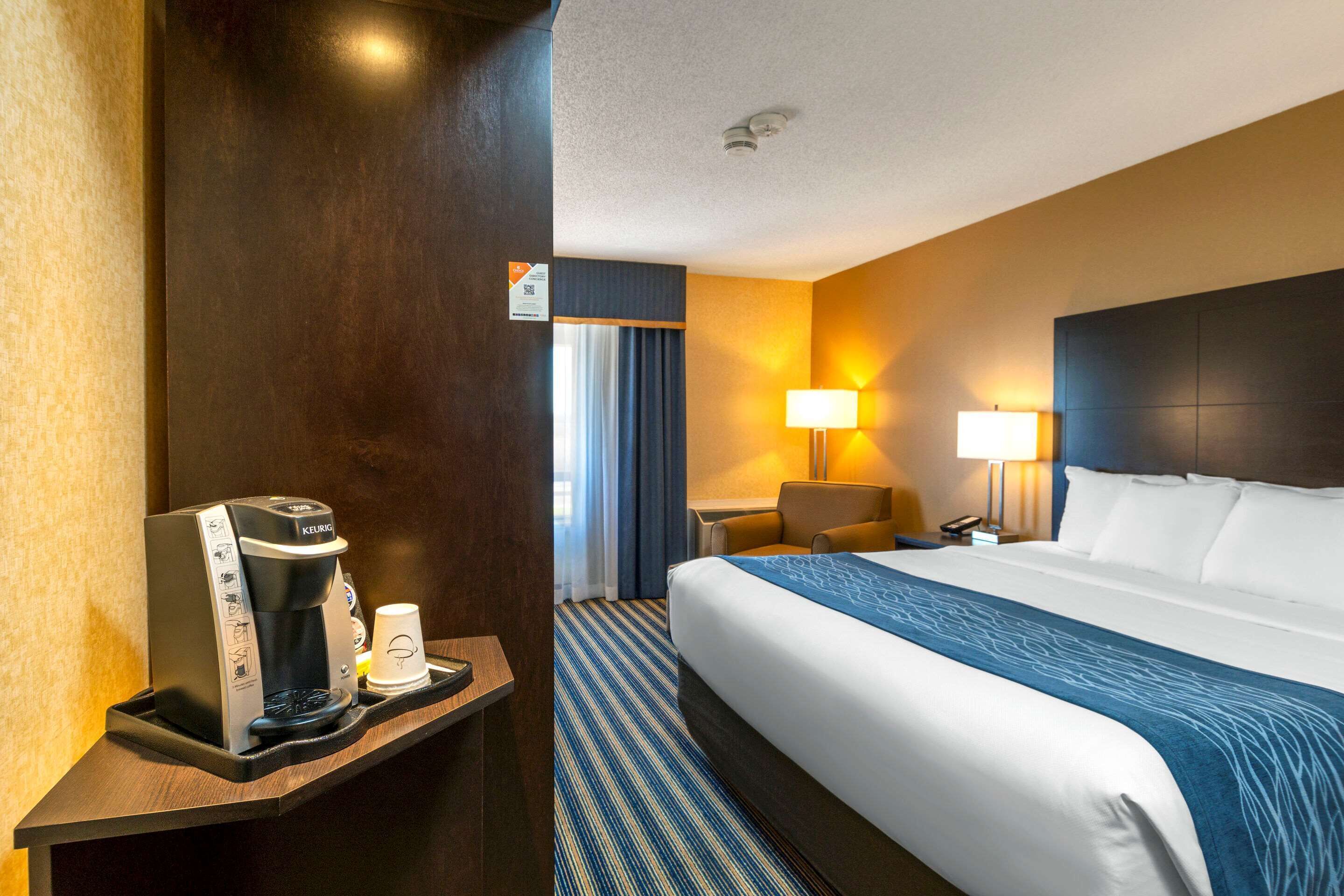 room, 1 king bed, non smoking (second floor)  | premium bedding, desk, blackout curtains, soundproofing