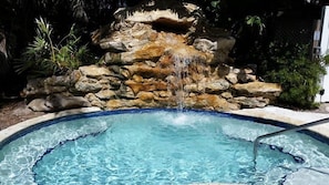 Baignoire à remous extérieure