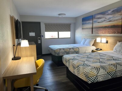 Days Inn by Wyndham Kansas City Northeast