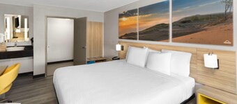 Days Inn by Wyndham Kansas City Northeast