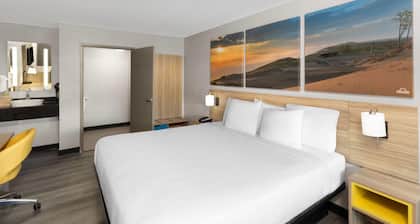 Days Inn by Wyndham Kansas City Northeast