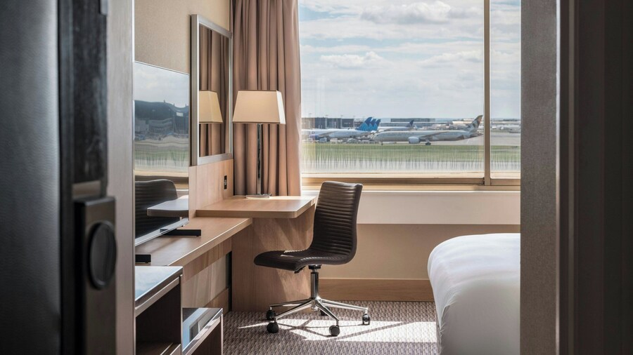 Renaissance London Heathrow Hotel