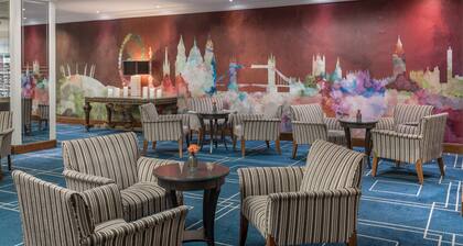 Renaissance London Heathrow Hotel