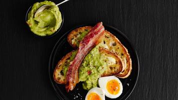 Desayuno buffet todos los días (con cargo)
