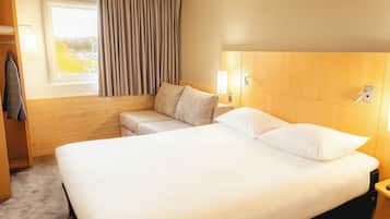 Family Room, 1 Double Bed with Sofa bed | Premium bedding, memory foam beds, desk, blackout drapes