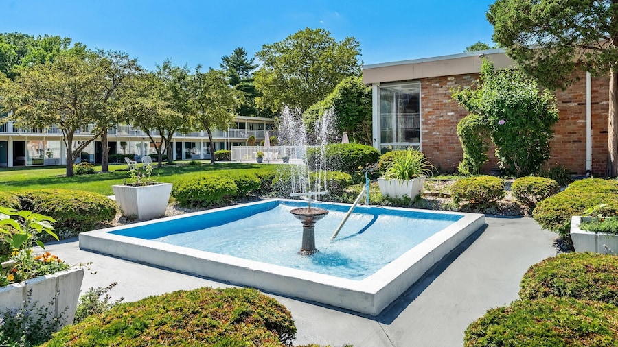 Howard Johnson by Wyndham Albany